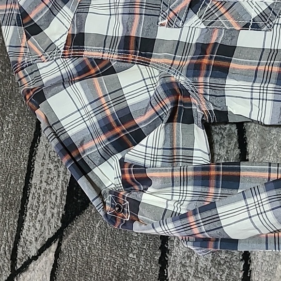 HELIX ATHLETIC FIT SNAP-BUTTON PLAID LONG-SLEEVE SHIRT - Picture 4 of 14